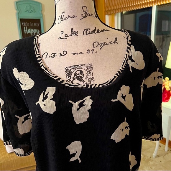 Fitting Image Women’s Black and Cream Lightweight Layered Midi Dress  24 Tall - Picture 8 of 10